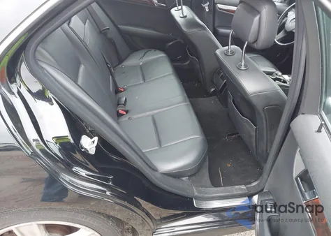 2010 Mercedes-Benz C 300 Luxury 4Matic/Sport 4Matic из США, поврежденный, VIN WDDGF8BB7AF439372